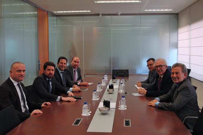 Reunión entre la Consejería de Empleo y los nuevos propietarios de Isla lMágica