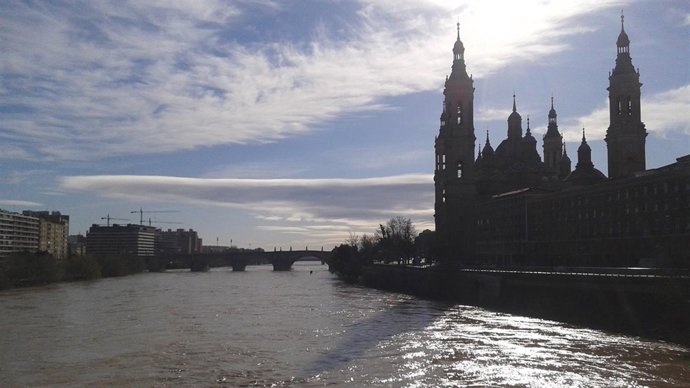 La punta de la crecida pasará esta tarde