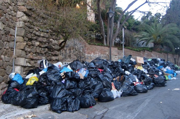 Huelga de limpieza basuras Limasa marzo 2016