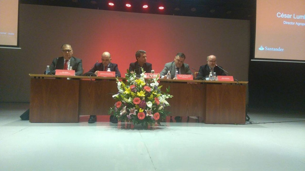 Sánchez y Zurera (centro) durante las jornadas sobre la PAC