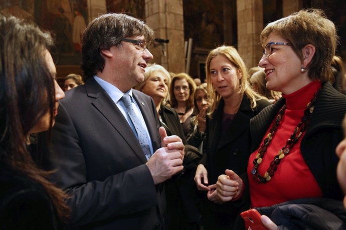 El pte.Carles Puigdemont en el acto institucional del Día de la Mujer