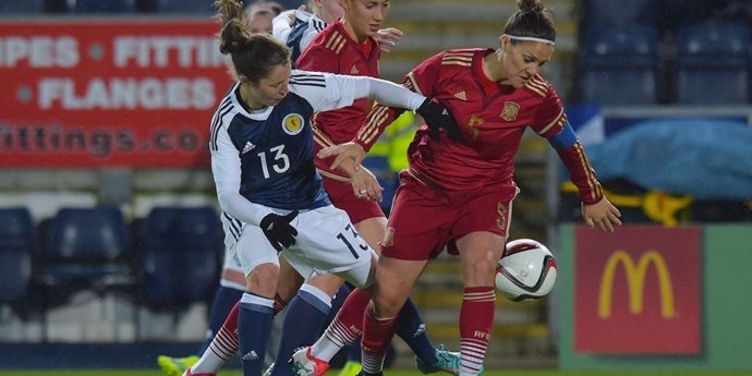 La selección española femenina empata con Escocia