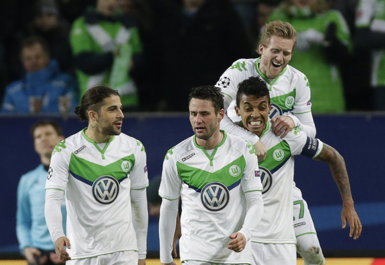 VfL Wolfsburgo tras meterse en cuartos de Champions