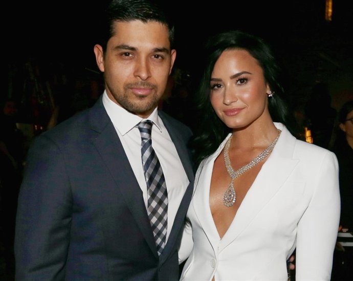  Wilmer Valderrama Y  Demi Lovato
