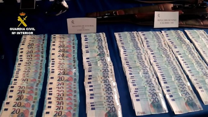 Dinero intervenido por la Guardia Civil