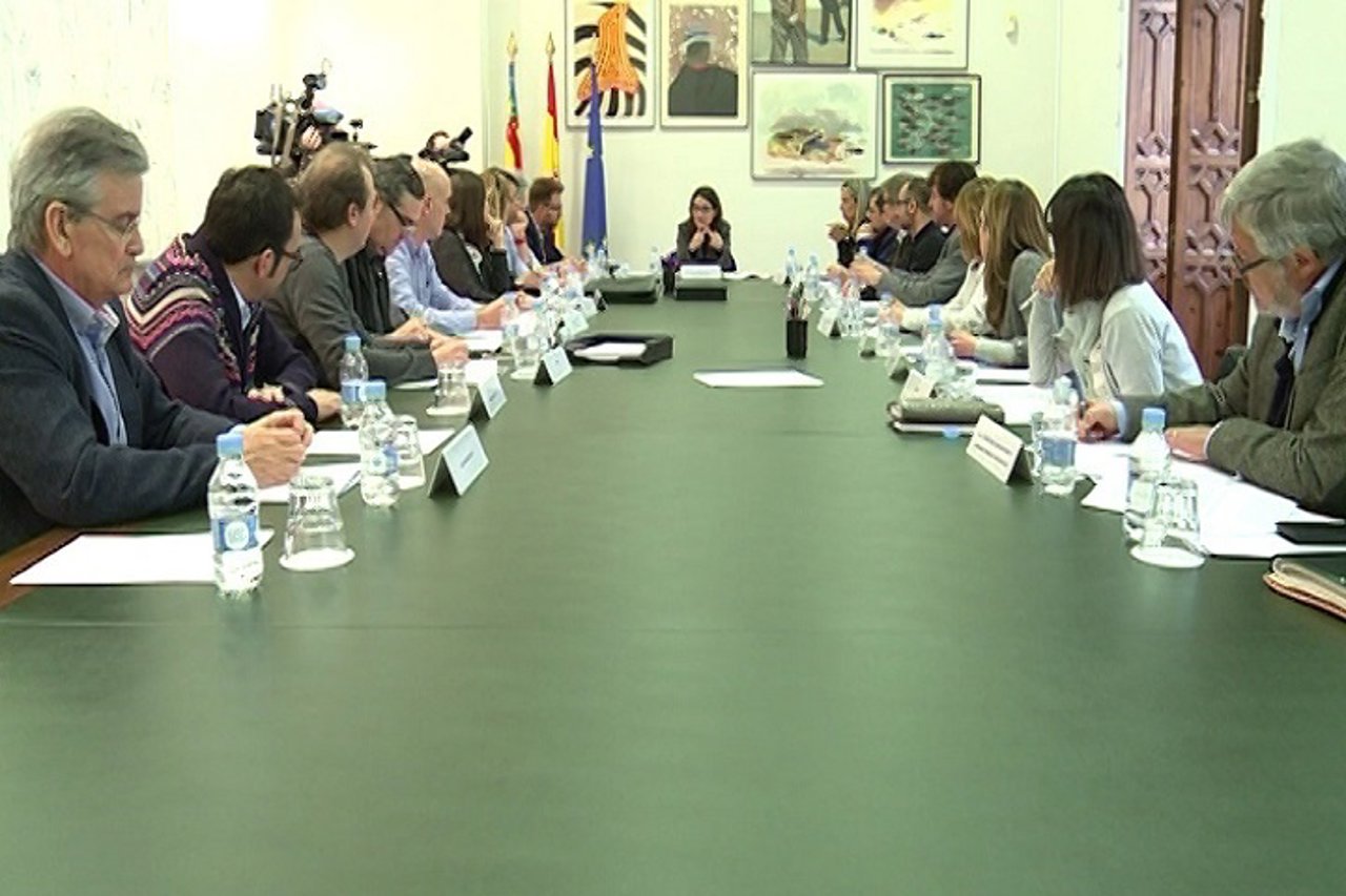 Oltra preside la reunión de la Comisión Mixta de Atención a refugiados