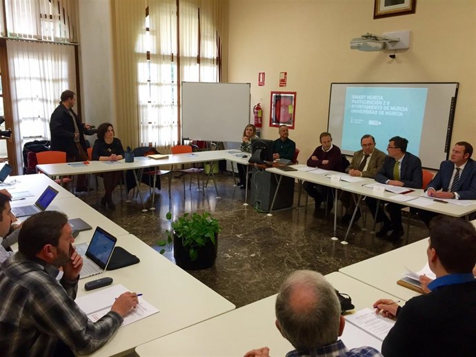 Alcalde en Jornada de Colaboración Tecnológica 