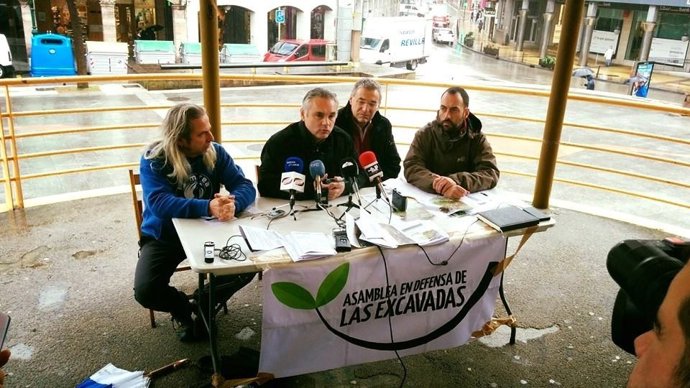 Presentación de la asamblea en defensa de las Excavadas