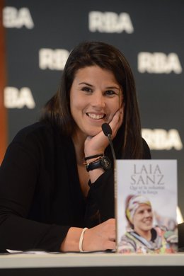 Laia Sanz con su libro
