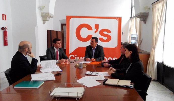 PSOE-A y C's durante la última reunión del grupo de trabajo