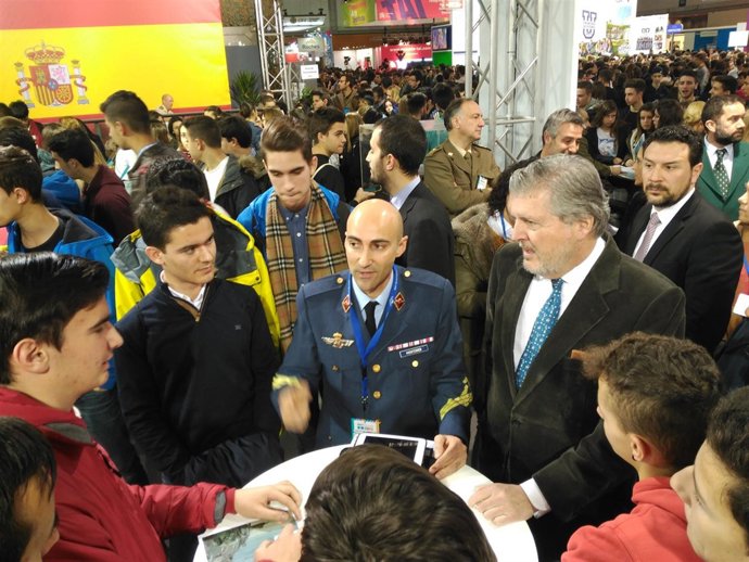 El ministro de Educación durante su visita a Aula 2016 la semana pasada