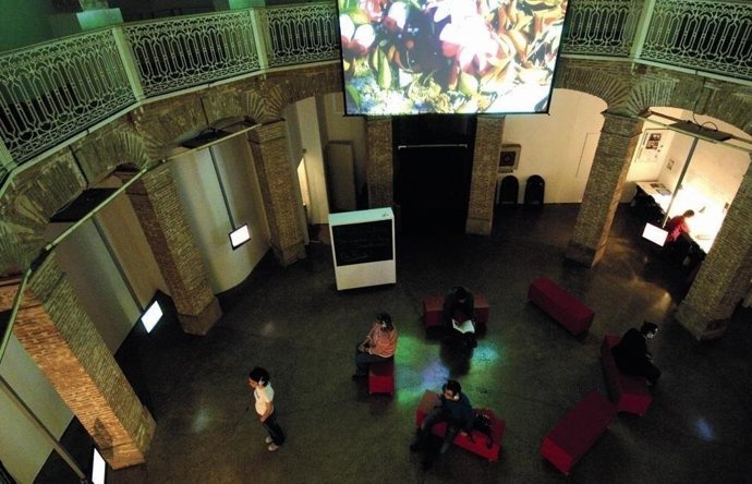 La sala acogerá un bodegón barroco formado por 1.400 copas y 300 litros de vino