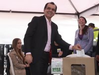 Zuluaga abandona Colombia para denunciar en la CIDH la "persecución política" contra el 'uribismo'