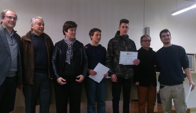 Jurado y participantes a la 15 edición del Concurso de Aprendices de Carpintería