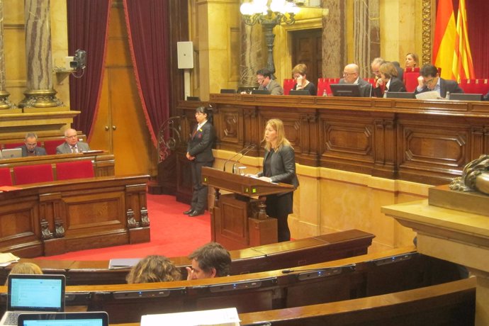 La consellera de Presidencia, Neus Munté, en el pleno del Parlament 