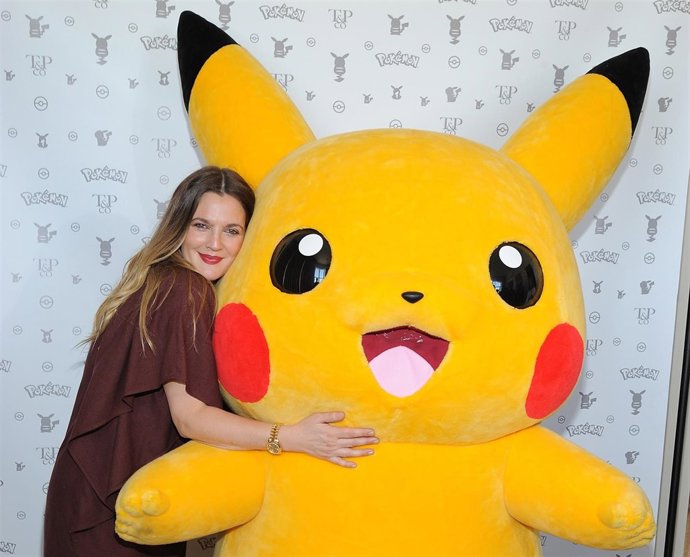 Drew Barrymore diseñará con Pokémon