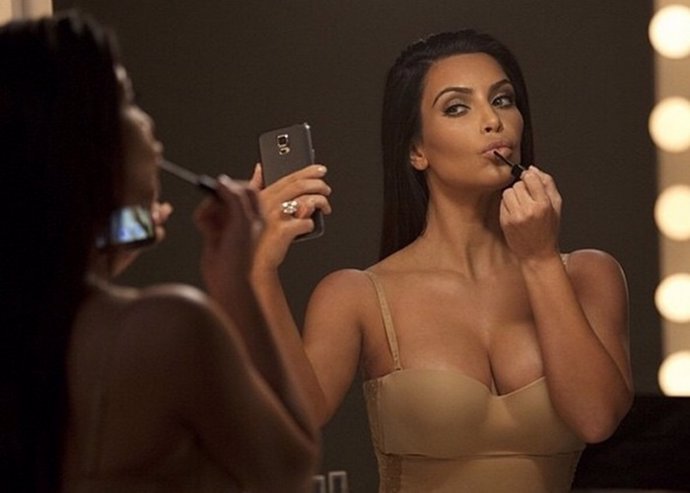 Kim Kardashian, videoclip no quiso que viéramos... Hasta ahora