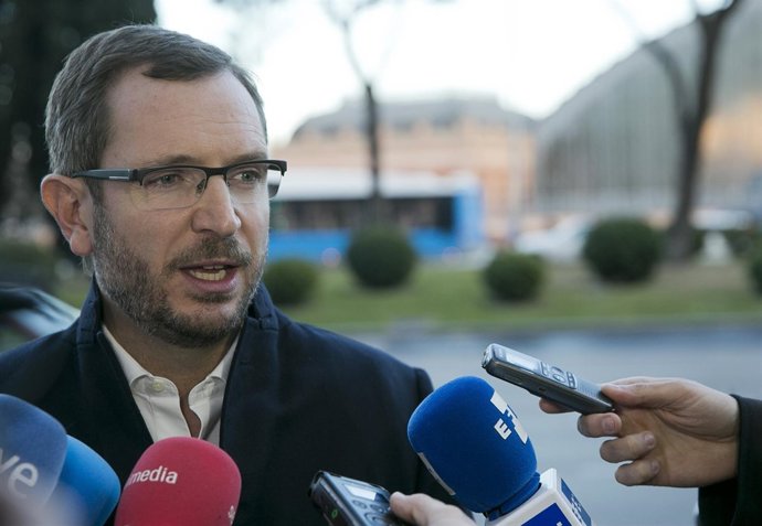 Javier Maroto en la manifestación por el Día de la Mujer en Madrid