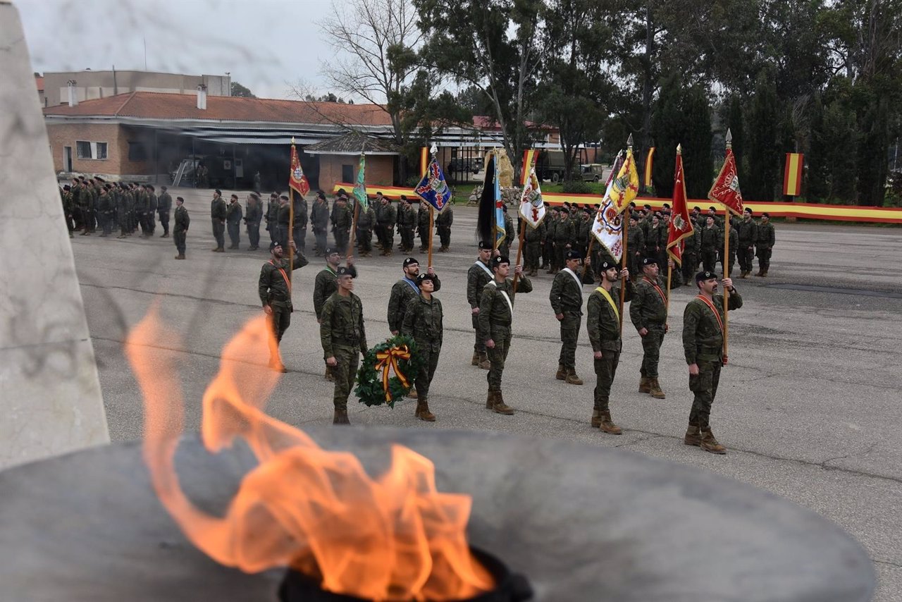 Un momento del acto de homenaje al cabo Soria en la base de Cerro Muriano