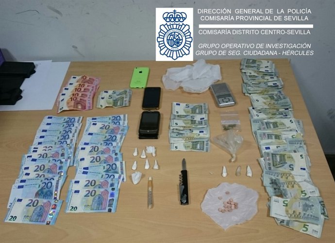 Dinero y droga intervenidas en el bar de la Alameda cerrado