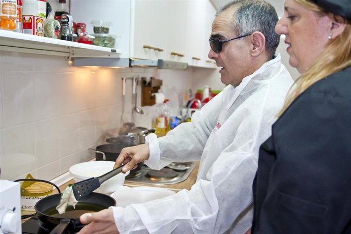 Alumnos del taller 'Cocina con sentido' 