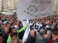 Cientos de agricultores afectados por las heladas reivindican en una marcha un seguro agrario "justo"