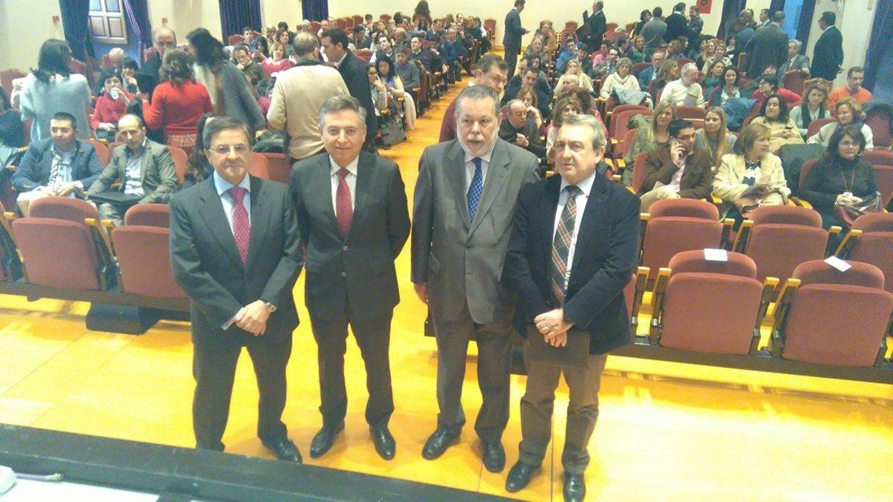 Blanco (centro) durante el acto de inauguración de las jornadas