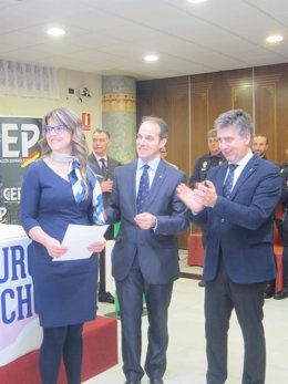 El director de la Policía en el homenaje póstumo a Isidro Gabi