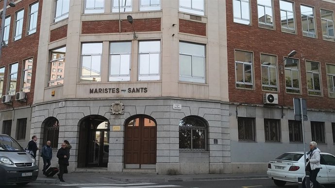 Investigan a un monitor de comedor por abusos a menores en otro centro Maristas