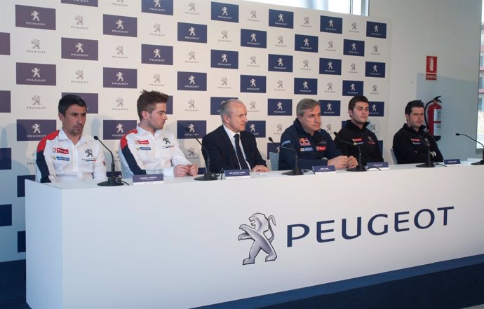 Carlos Sainz en la presentación del Peugeot España Racing Team