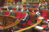 El Parlament valida el plan de choque de JxSí y lo supedita en parte a los Presupuestos