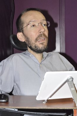 El secretario general de Podemos Aragón, Pablo Echenique.