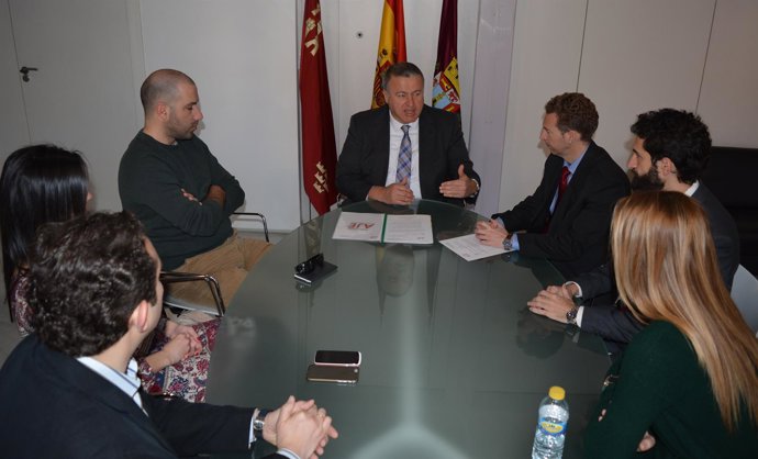 Reunión del consejero de Fomento con la Junta Dir ectiva de AJE Cartagena