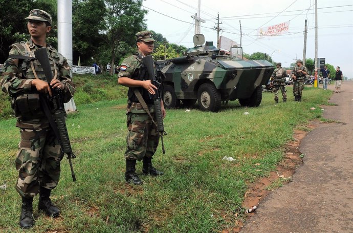 Soldados paraguayos durante un operativo contra el EPP (2011).