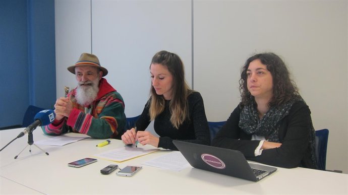 Por la izquierda, Arjona, Montejo y González, en rueda de prensa. 