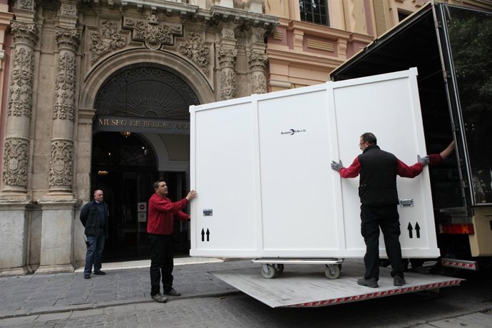 Traslado de los préstamos al Bellas Artes para la exposición de Pacheco