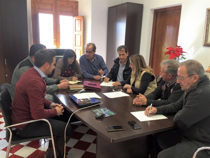 La diputada de Agricultura, reunida con los regantes del 'Río Andarax'.