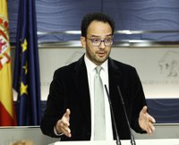 El PSOE ve "insólito" que Rajoy quiera acabar su vida política en los tribunales por no comparecer en el Congreso