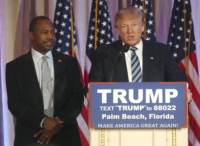 Ben Carson apoya la candidatura de Donald Trump en las primarias republicanas