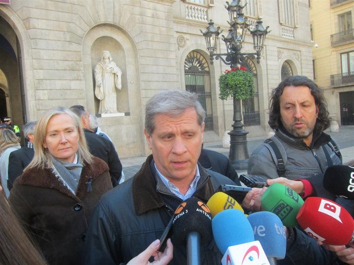 Alberto Fernández en una atención a los medios tras el minuto de silencio