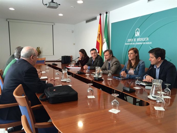 José Fiscal se reúne con regantes de Huelva. 