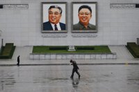 Un desertor norcoreano revela que Kim Jong Sung encargó a científicos aumentar su vida y su líbido