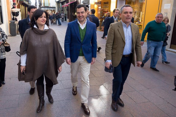 Virginia Pérez, Juanma Moreno y Juan Bueno
