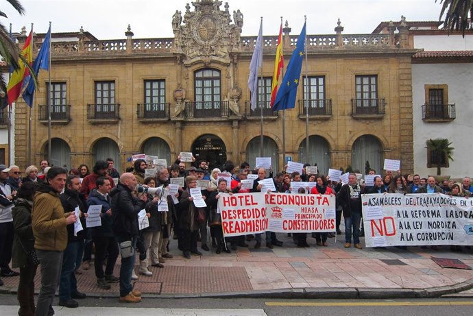Concentración frente al Reconquista