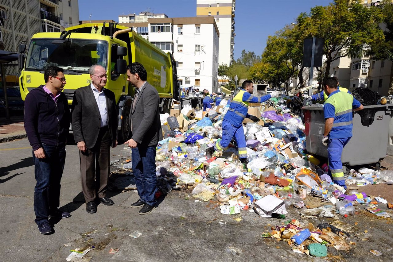 Alcalde visita trabajos de recogida de basura