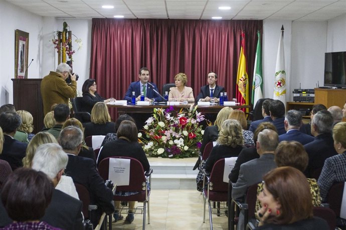 El alcalde de Almería participa en el acto celebrado por el Patrón de Enfermería