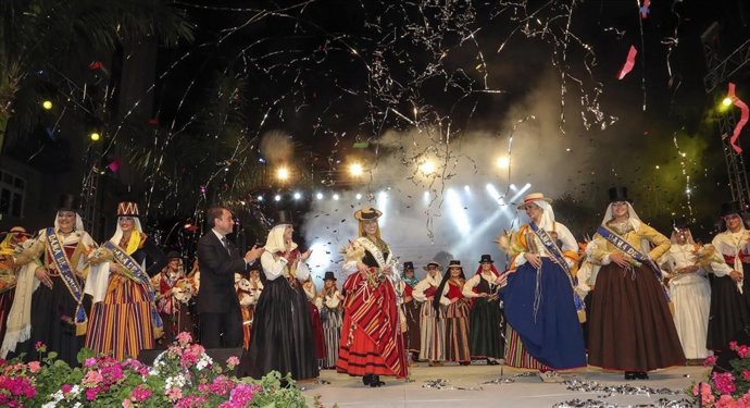Gala de elección de la reina adulta de las Fiestas de Mayo