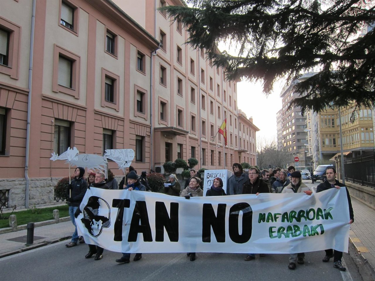 Cadena humana contra la OTAN
