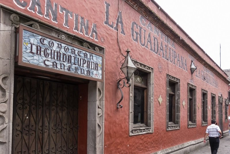 Las cantinas, una tradición viva en México