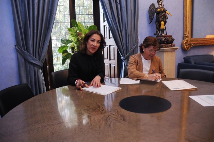 Epremasa firma un convenio con Villanueva de Córdoba